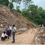 बाढी पहिरोले तीन वटा सडक पूर्ण रूपमा र छ वटा आंशिक अवरुद्ध
