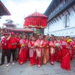 घरघरमा फूलपाती भित्र्याइयो, दसैँको रौनक बढ्दै