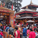 नवरात्रको दोस्रो दिन शक्तिपीठमा भक्तजनको घुइँचो, दसैँको किनमेल पनि बढ्यो